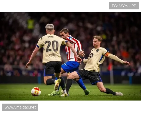 巴萨防线稳定性隐患仍存,对球队竞争格局产生阶段性影响 巴萨防线稳定性隐患仍存,对球队竞争格局产生阶段性影响