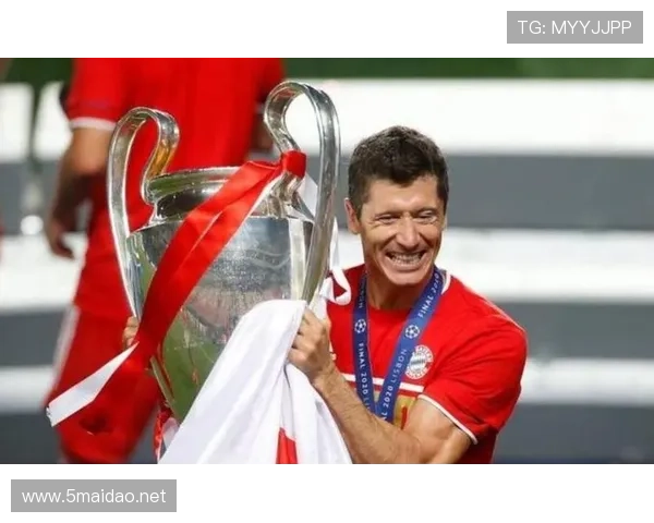 莱万淘汰赛表现稳定性与关键战贡献争议