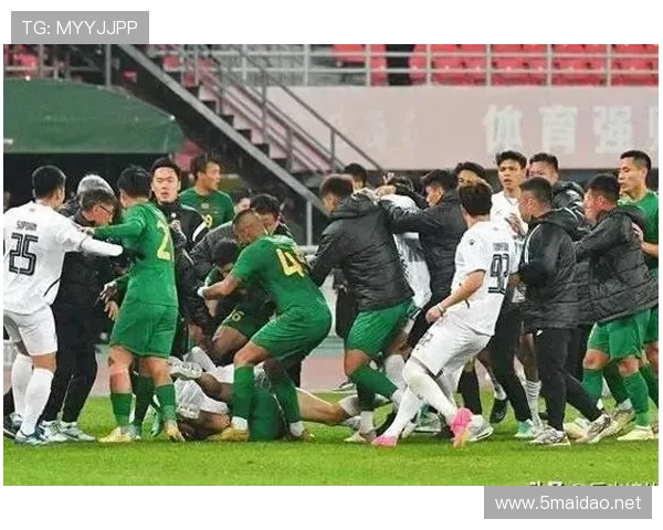 非体育行为在足球判罚中如何界定与处理规则解析